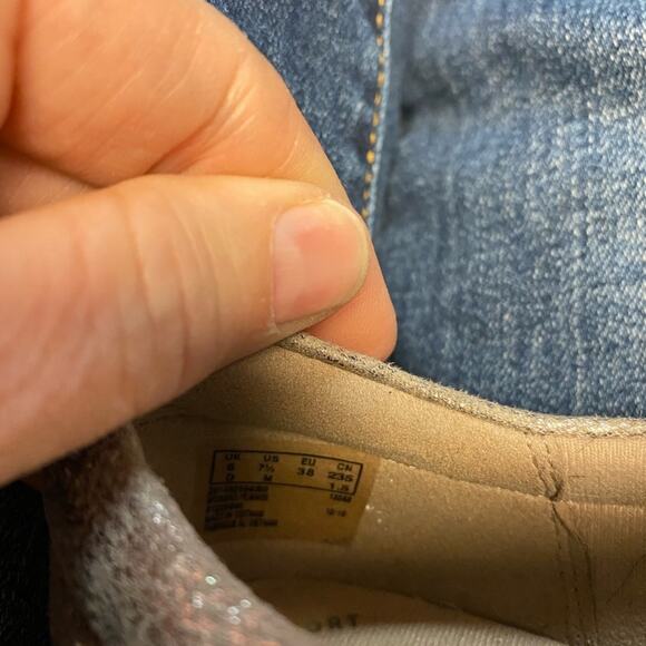 Clarks Ultimate Comfort Collection Women's 7.5 Metallic Sneaker - Picture 5 of 8